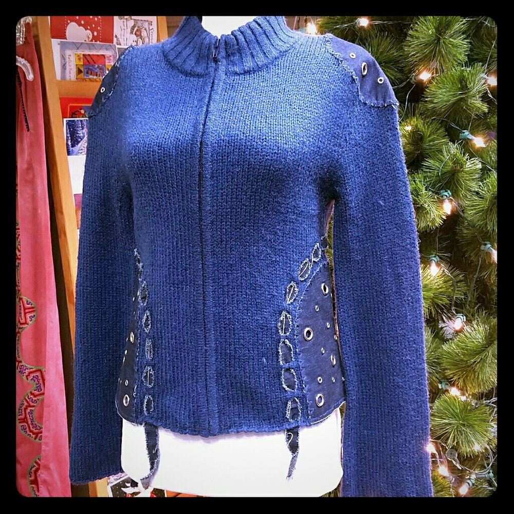 Unique long sleeve zip up